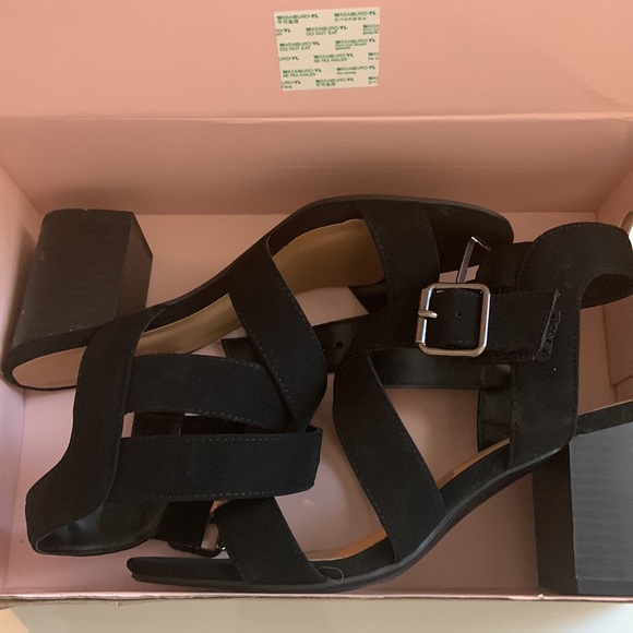 Heels - Picture 3 of 5